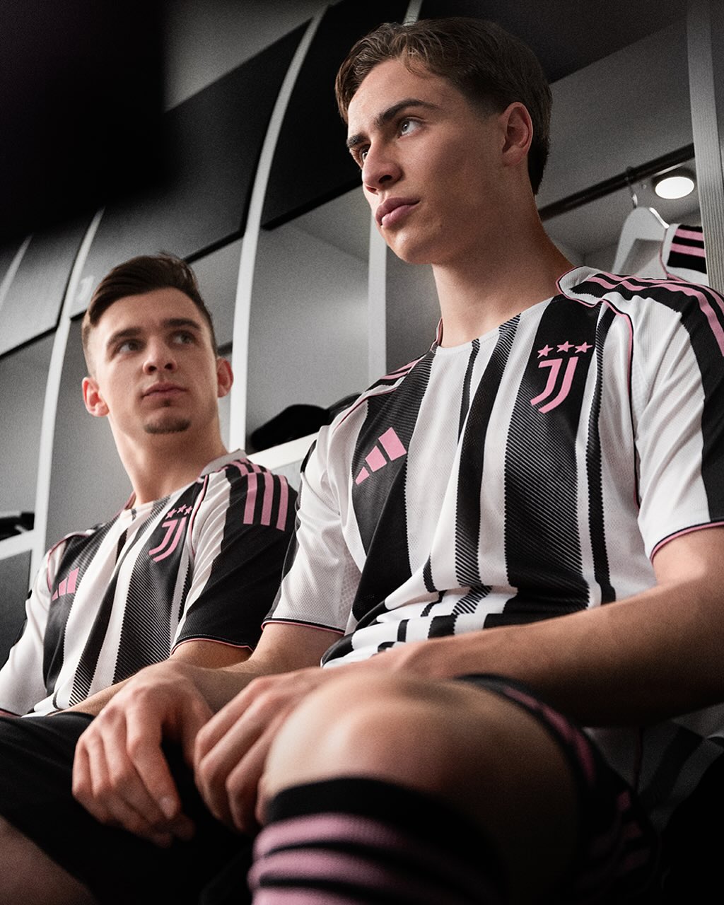 Camisa titular da Juventus 2025-2026 é lançada pela Adidas