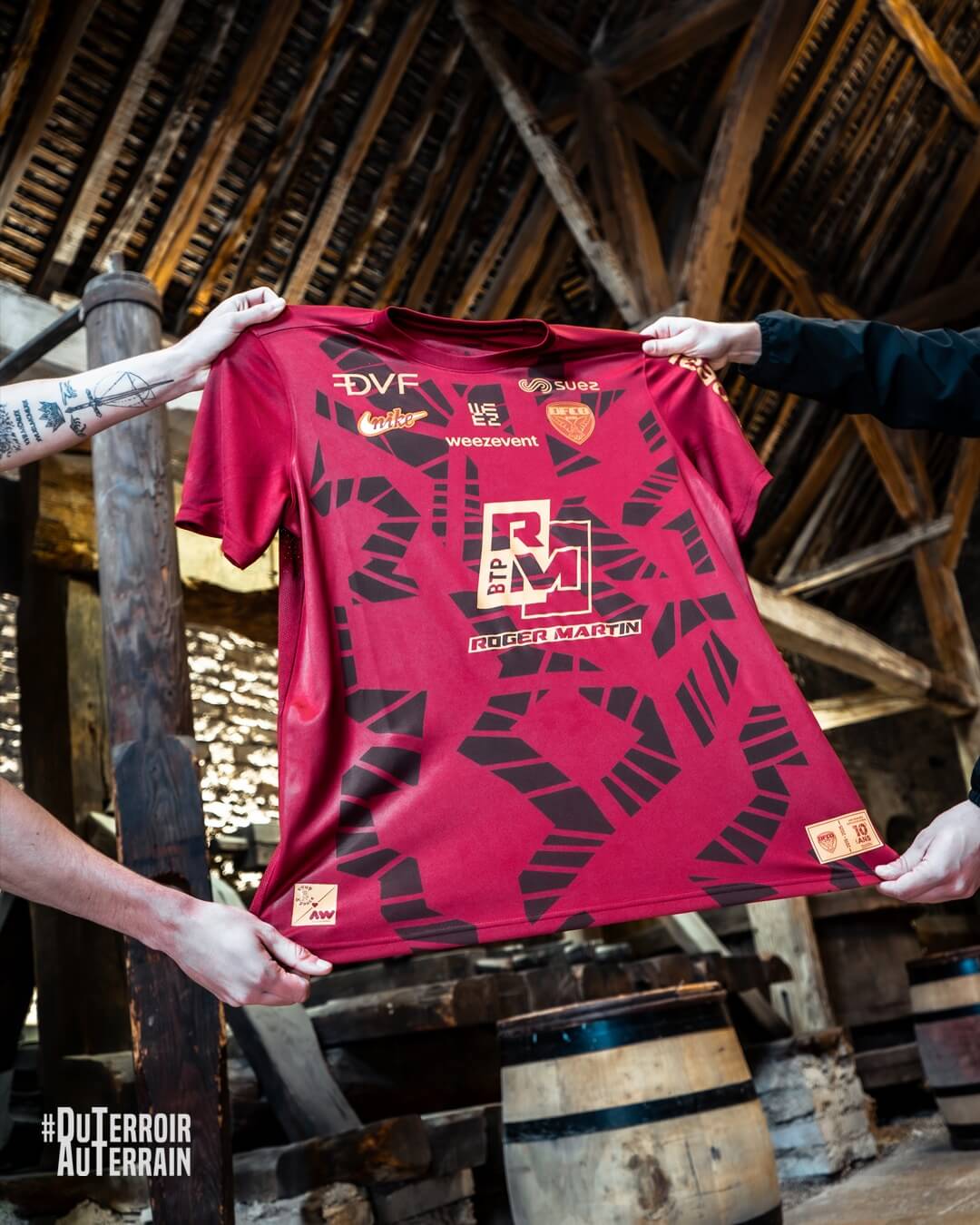 Dijon lança camisa especial pelos vinhedos da Borgonha