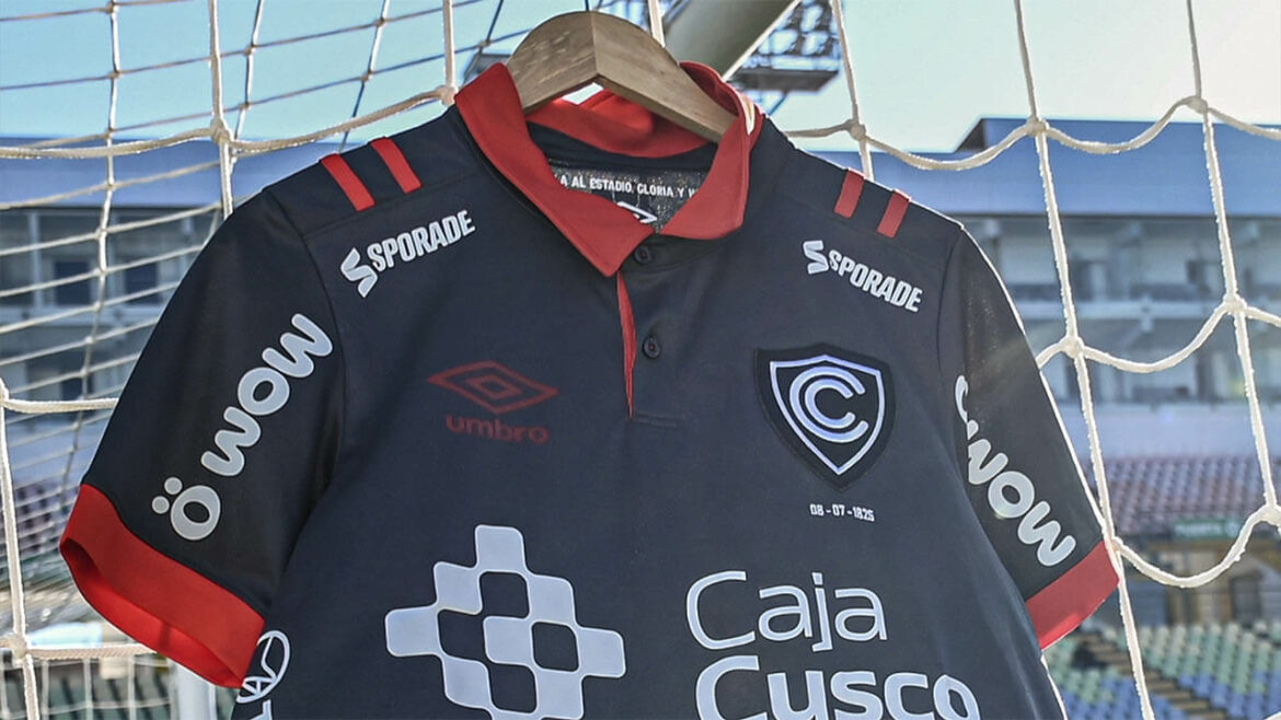 Camisa do bicentenário do Cienciano 2025 Umbro
