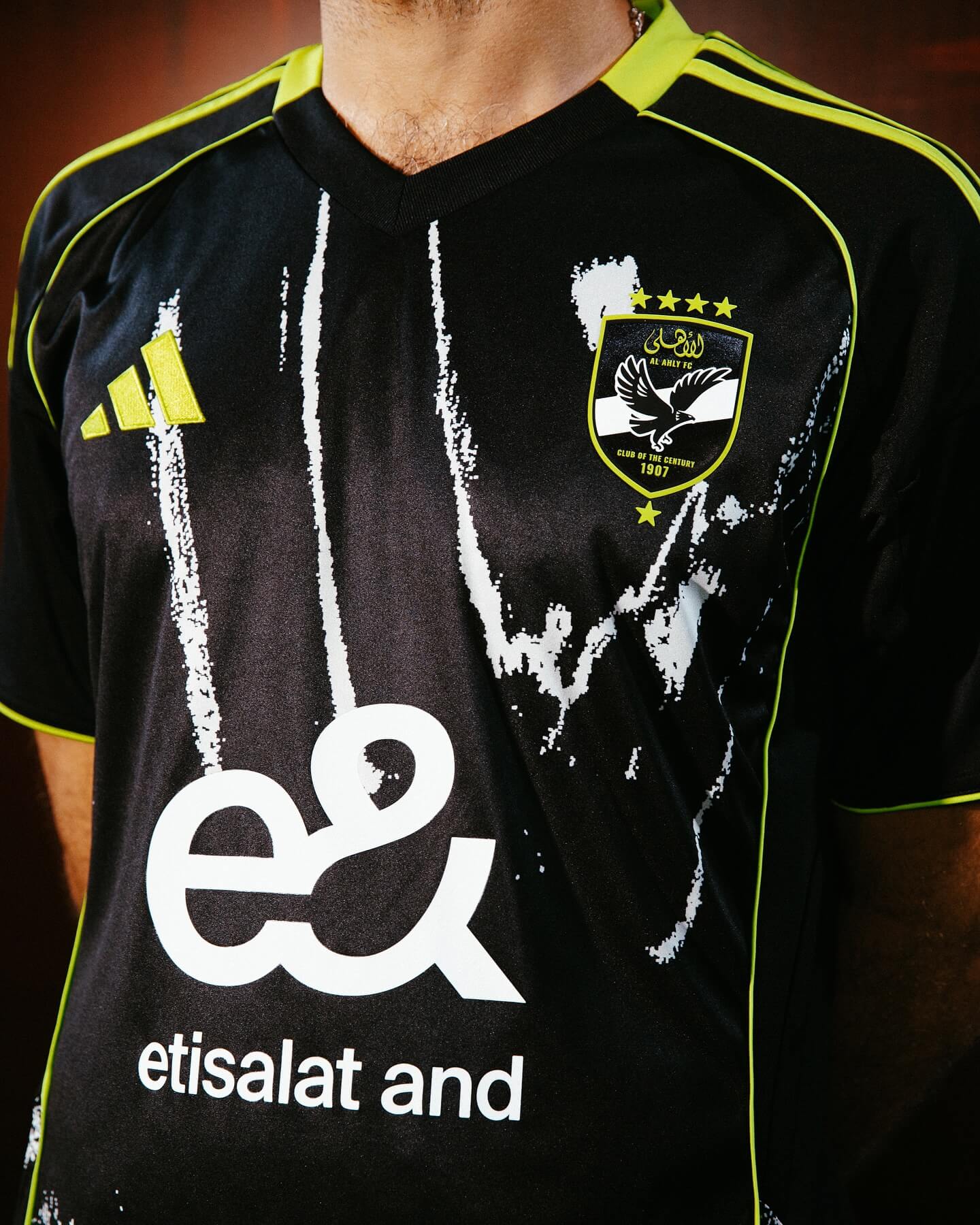 Camisa reserva do Al Ahly 2025-2026 é revelada pela Adidas