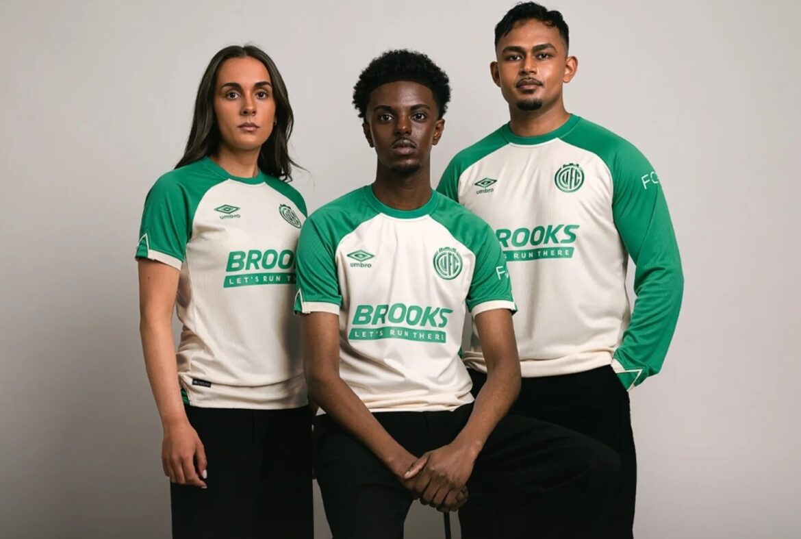 Camisa reserva do Cambridge United 2025-2026 é revelada pela Umbro