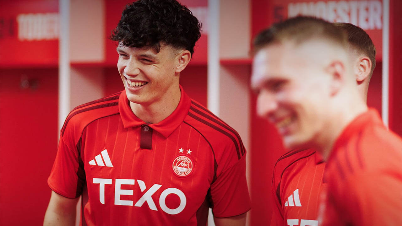 希少　Aberdeen FC ユニフォーム Camisa Aberdeen FC Preta 2025/26 Away Masculina - Malta esportes