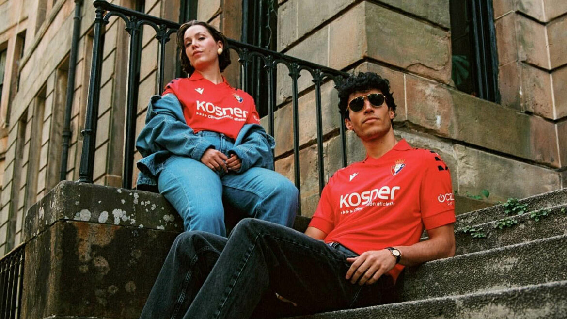 Camisa titular do CA Osasuna 2025-2026 Macron