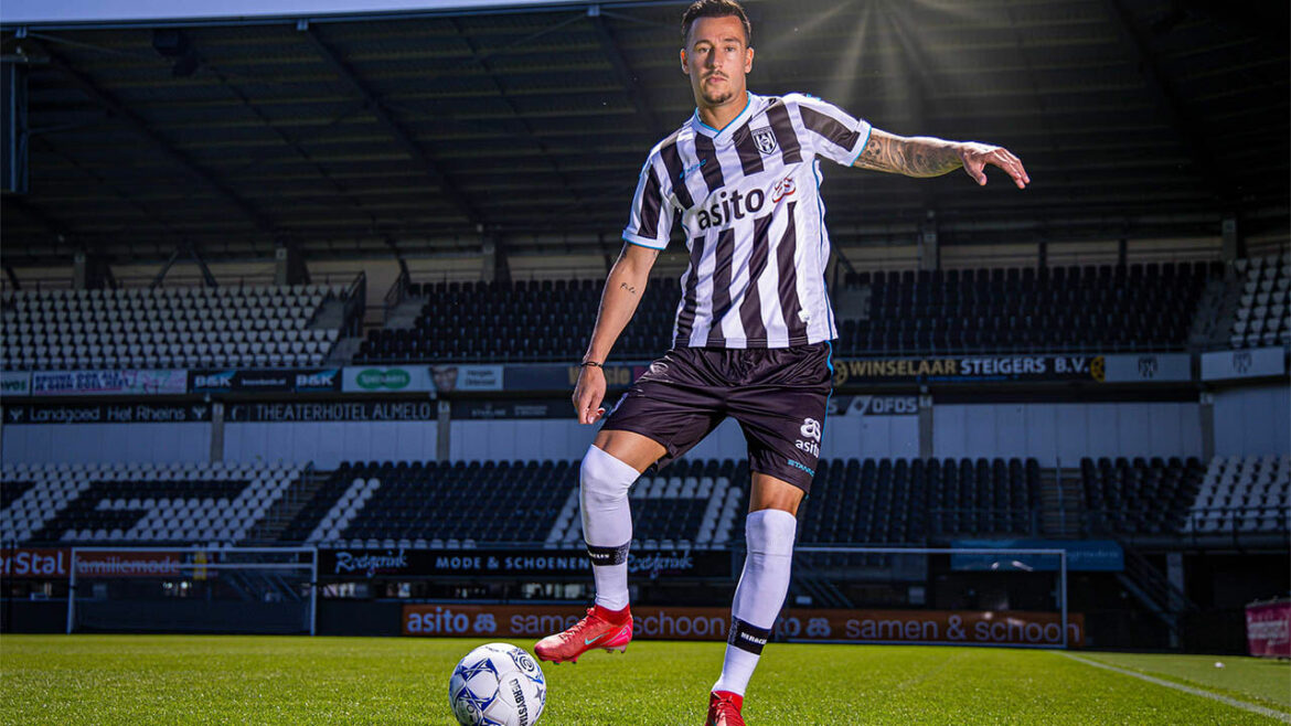 Camisa titular do Heracles Almelo 2025-2026 Stanno