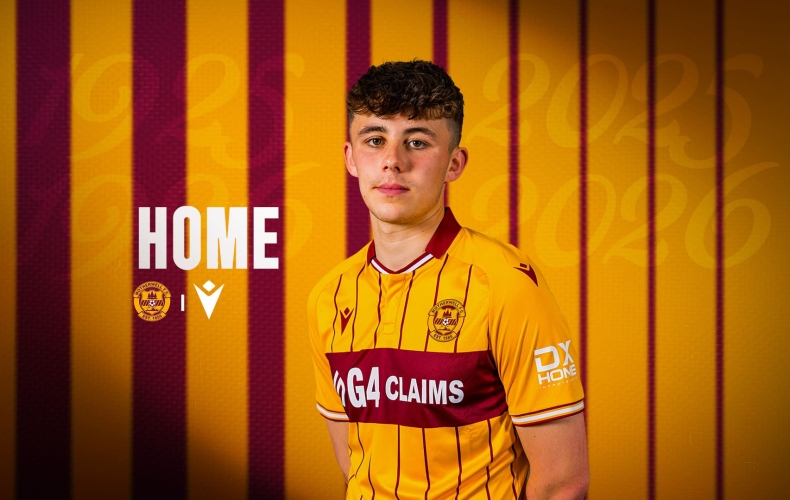 Camisa titular do Motherwell 2025-2026 é lançada pela Macron