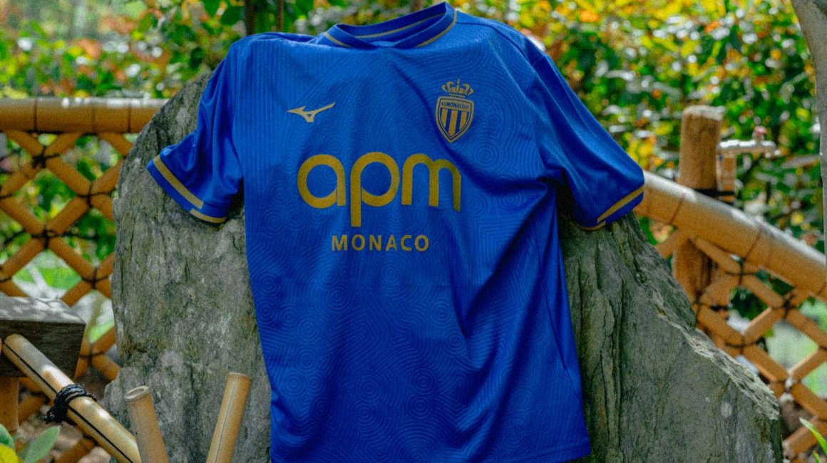 AS Monaco lança sua nova camisa reserva 2025-2026, celebrando os laços com o Japão