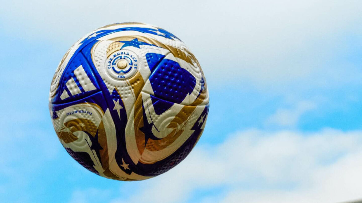 Bola da final do Mundial de Clubes da FIFA 2025 adidas