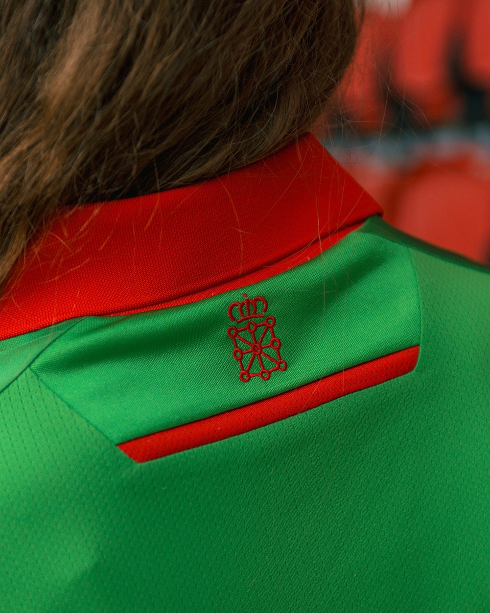 CA Osasuna lança nova camisa reserva 2025-2026 em homenagem à Copa da UEFA 1992