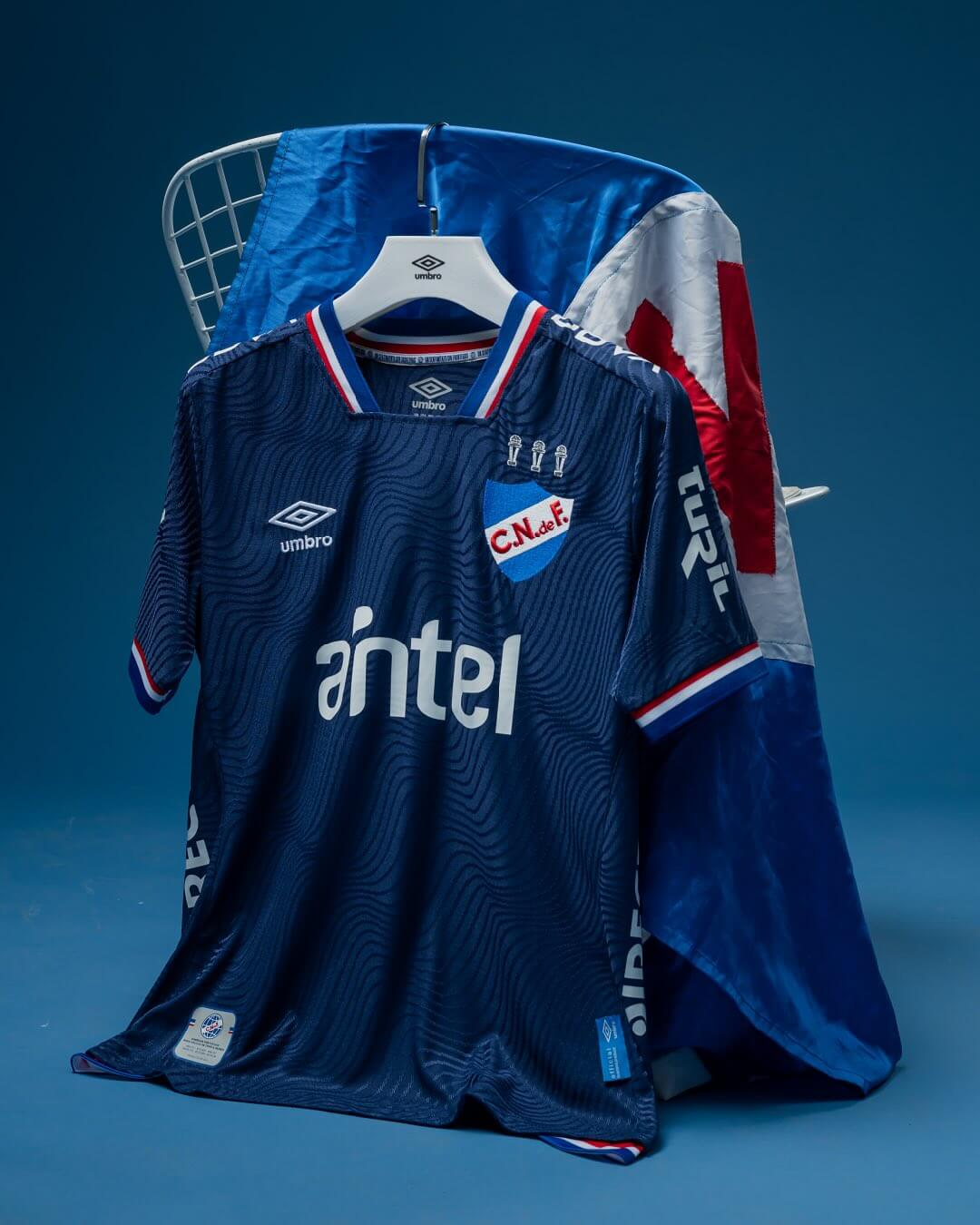 Camisa reserva azul-marinho do Club Nacional 2025-2026 Umbro