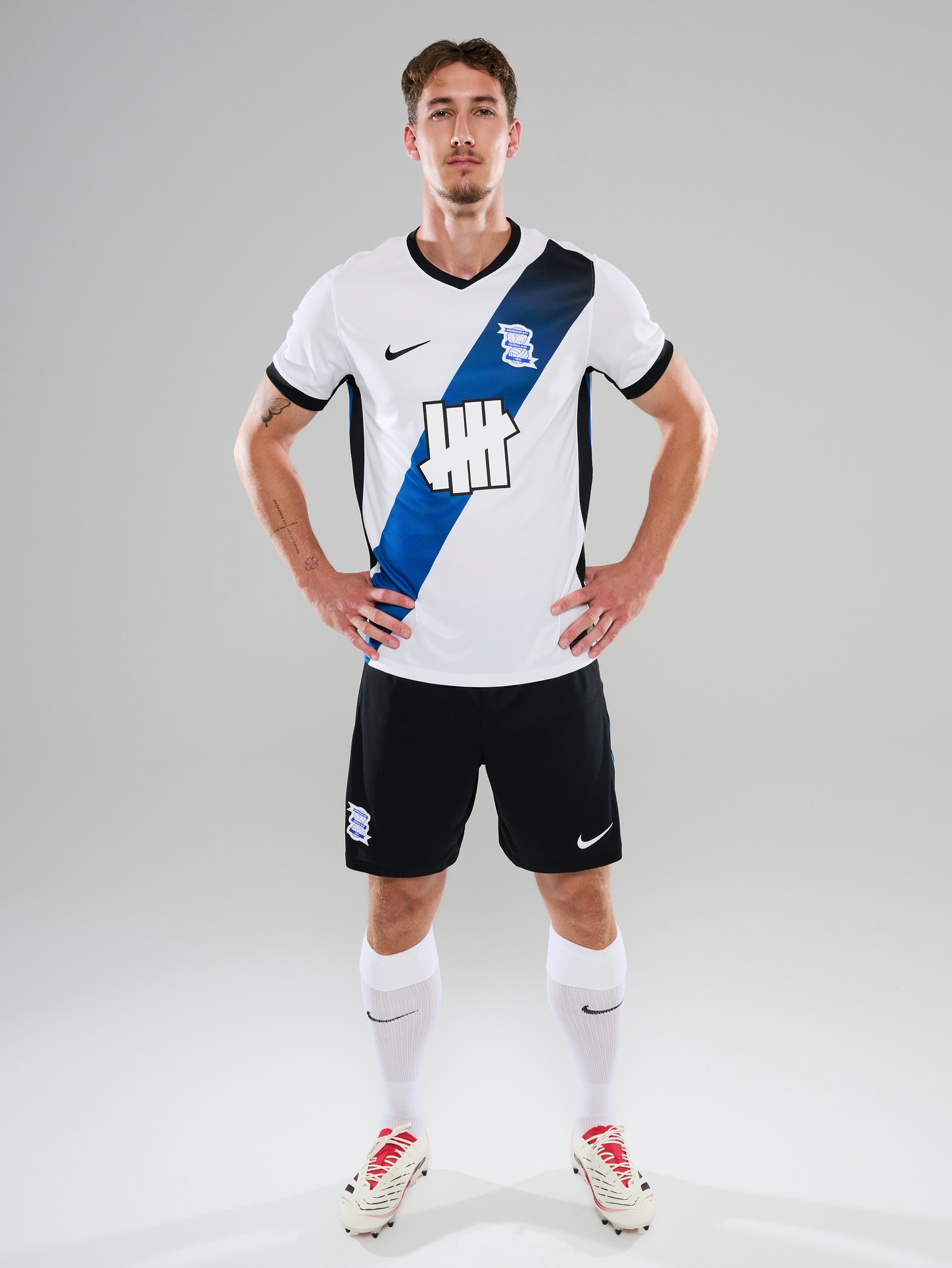 Camisa reserva do Birmingham City 2025-2026 é revelada pela Nike