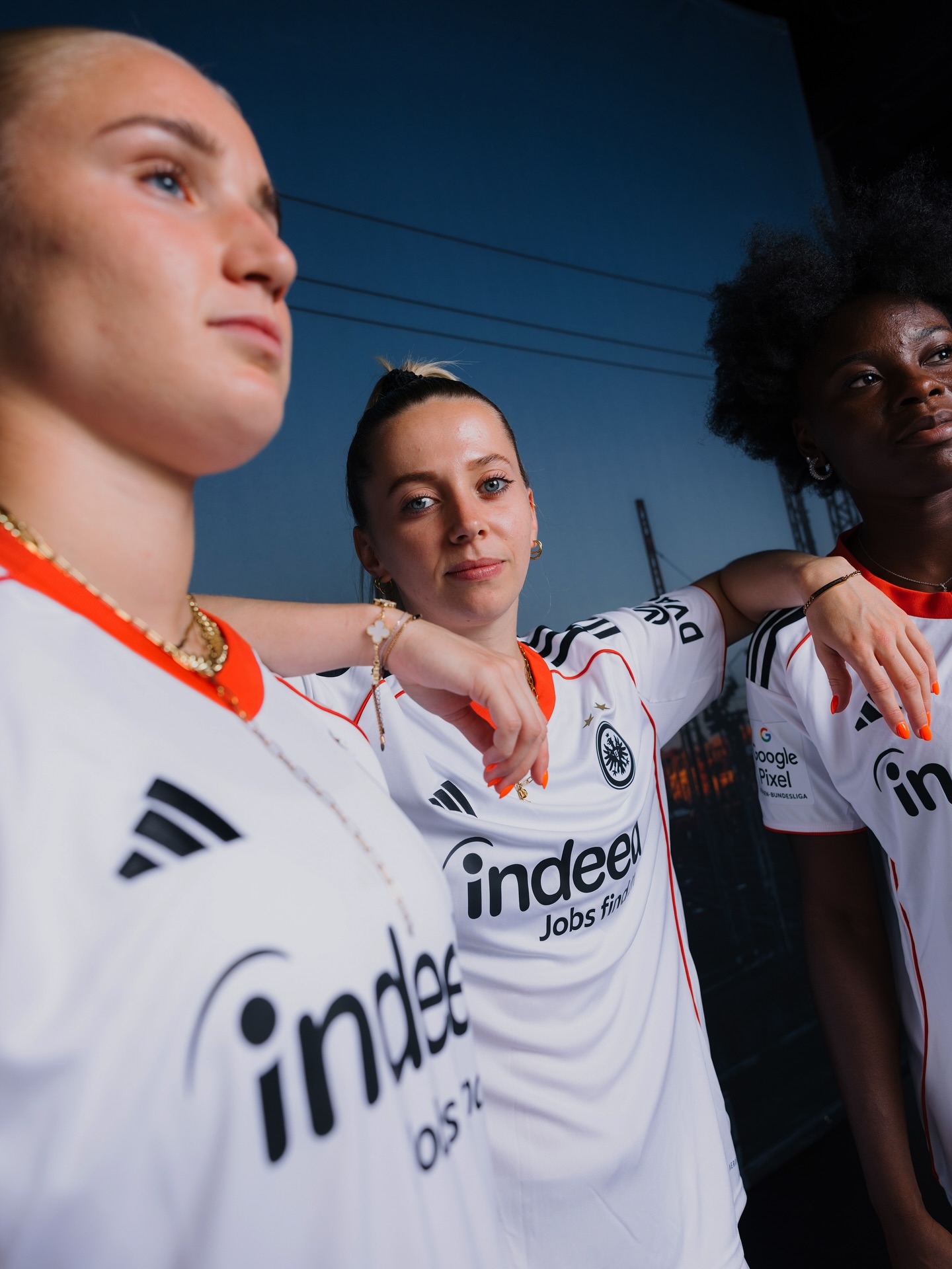 Camisa reserva do Eintracht Frankfurt 2025-2026 é revelada pela adidas