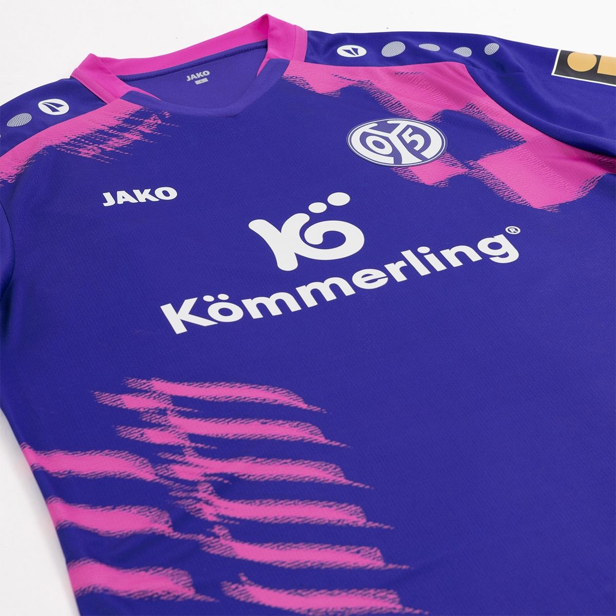 Camisa reserva do Mainz 05 2025-2026 é lançada pela JAKO