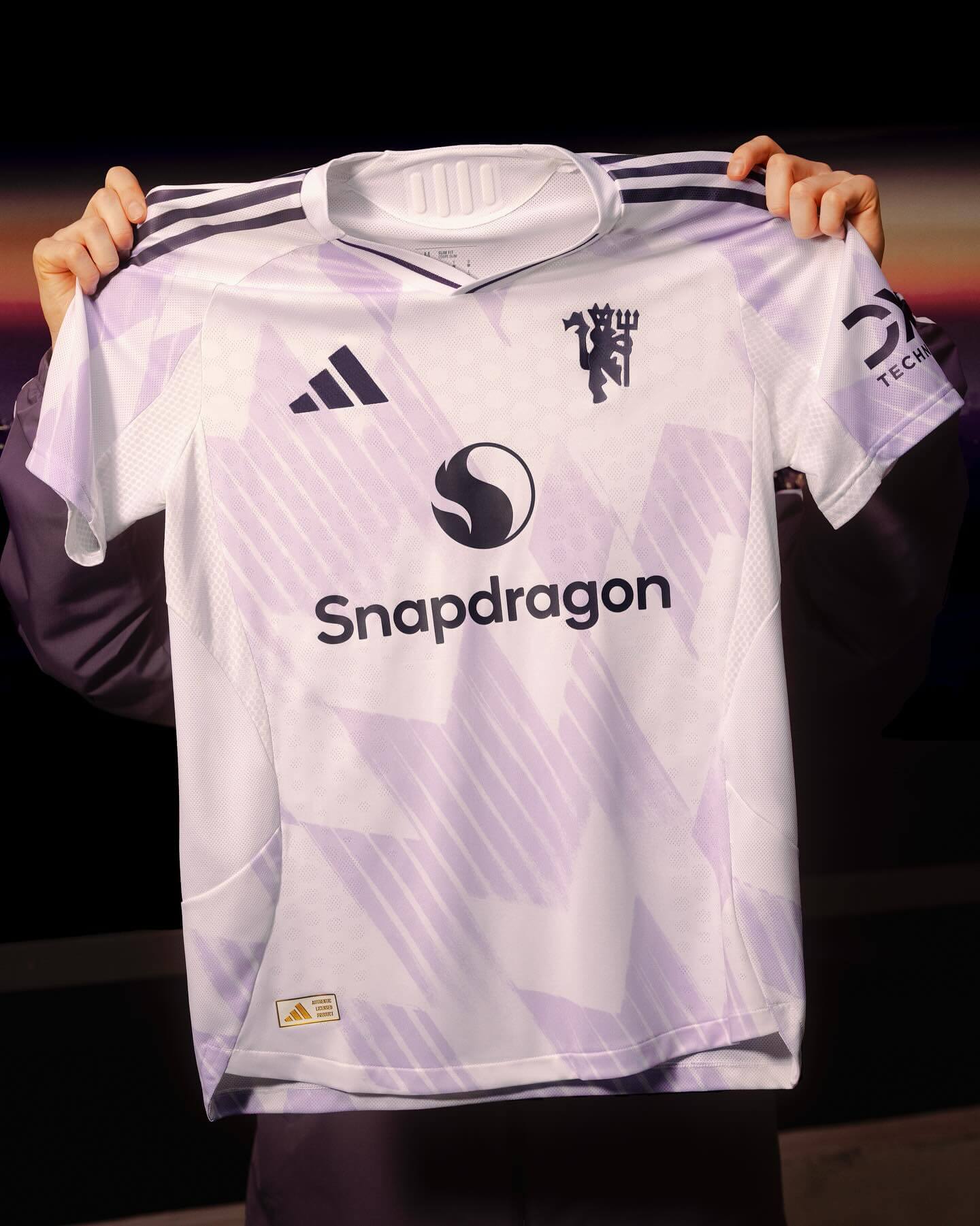 Camisa reserva do Manchester United 2025-2026 Adidas