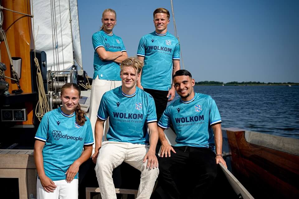 Camisa reserva do SC Heerenveen 2025-2026 é apresentada pela Macron