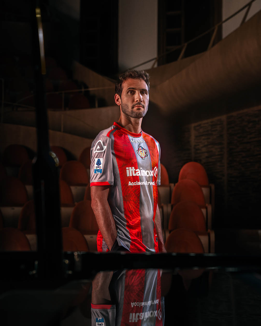 Camisa titular da US Cremonese 2025-2026 Acerbis kit