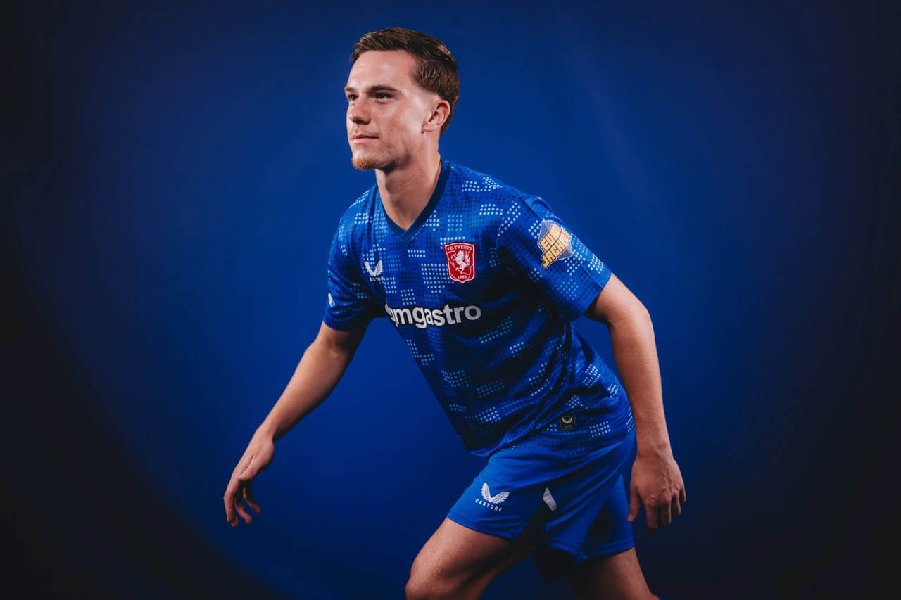 Camisa titular do FC Twente 2025-2026 Castore Away kit