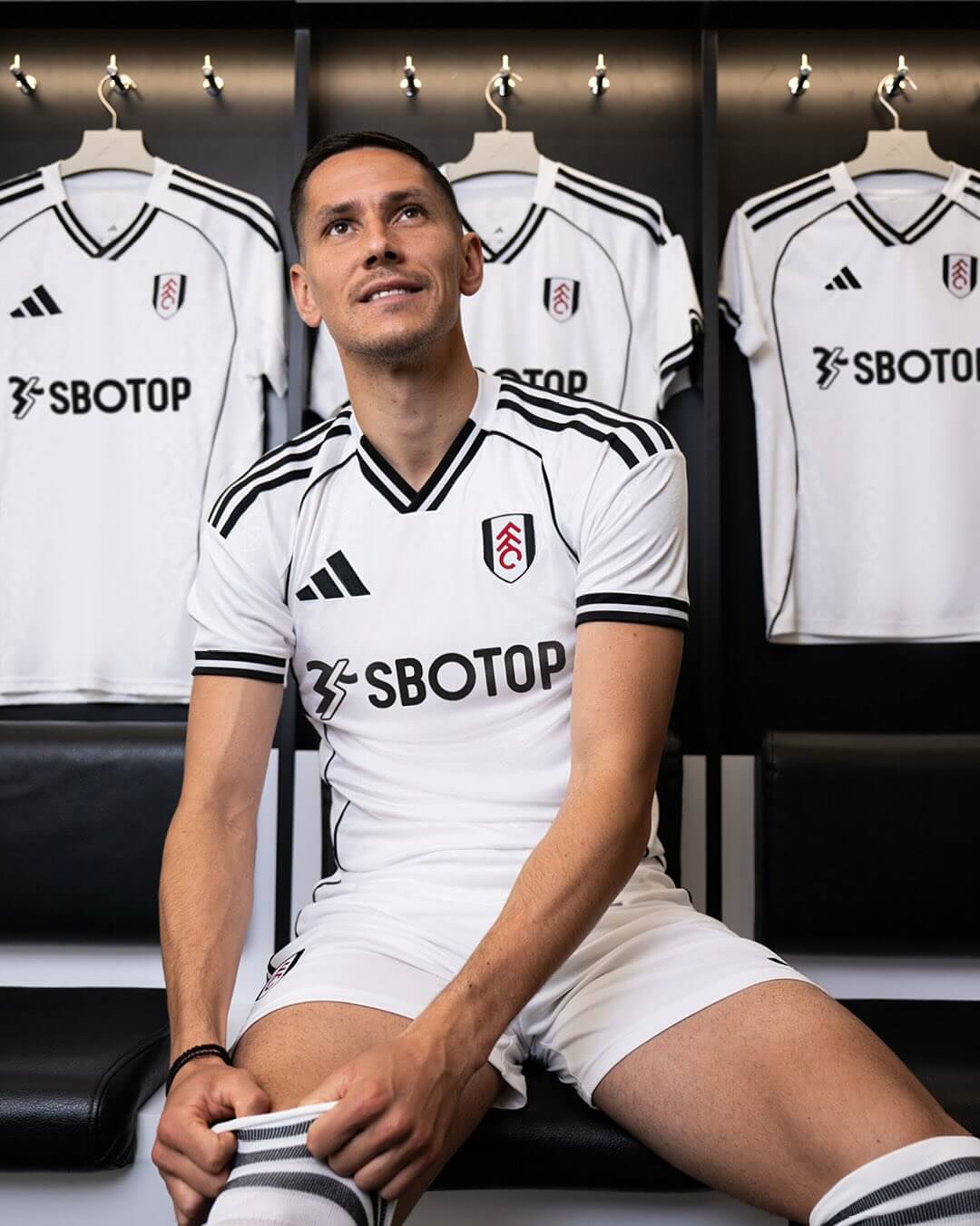 Camisa titular do Fulham 2025-2026 adidas