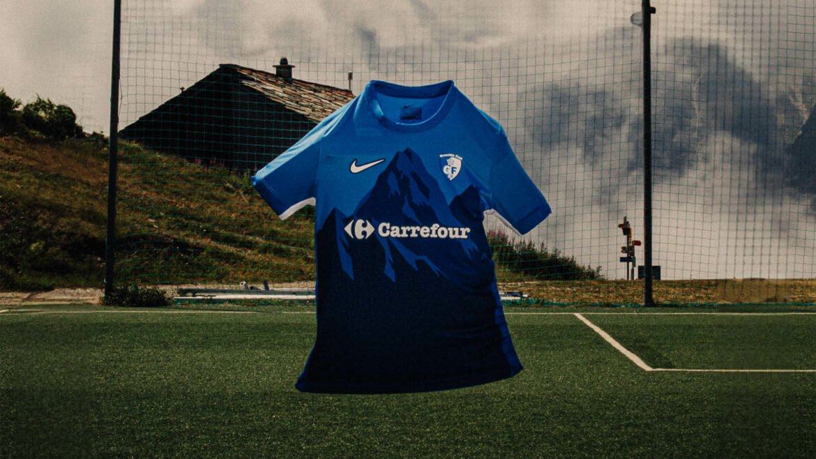 Camisa titular do Grenoble Foot 38 2025-2026 Nike a Camisa titular do Grenoble Foot 38 2025-2026 Nike