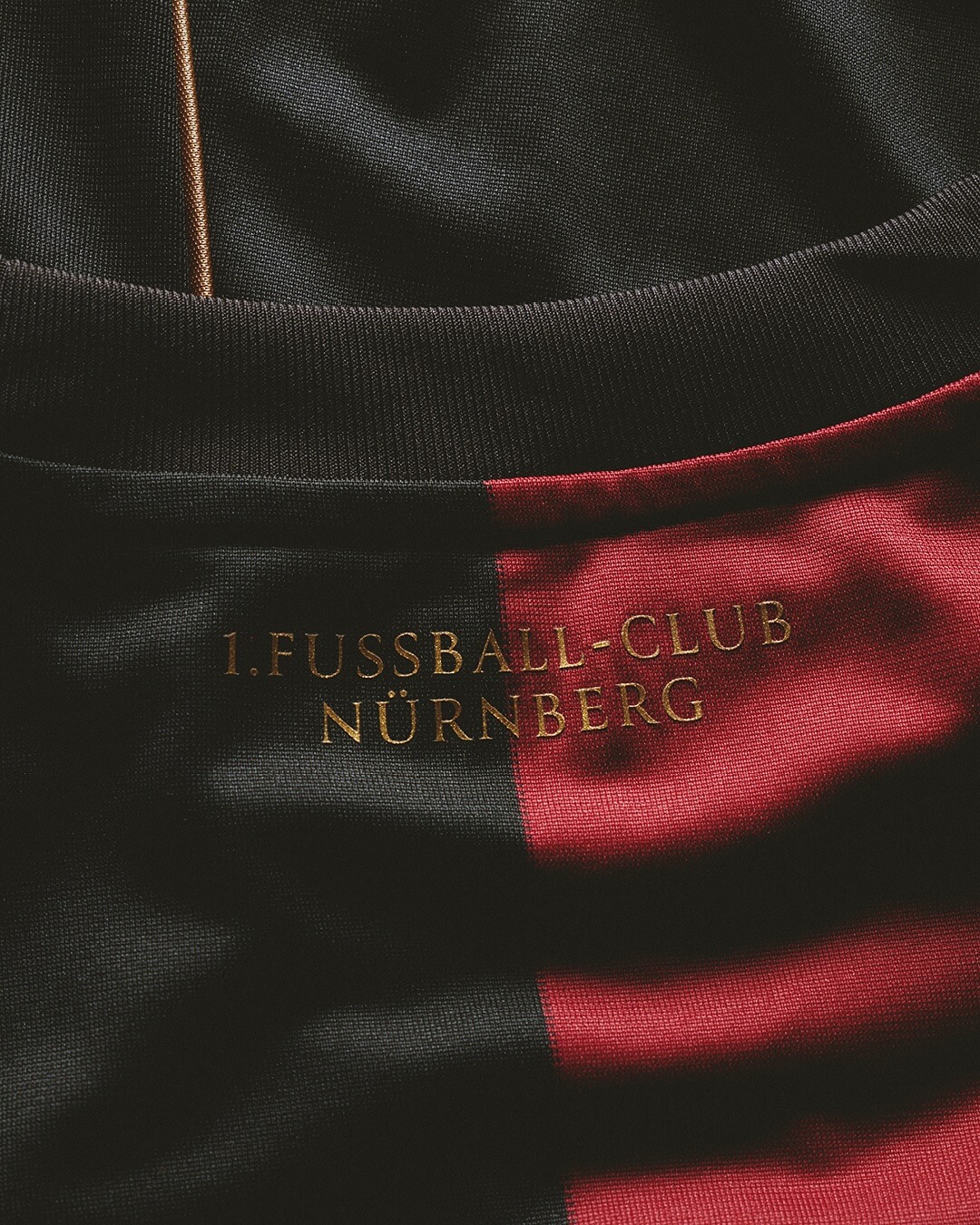 Camisa titular do Nuremberg 2025-2026 é revelada pela Adidas com homenagem aos 125 anos