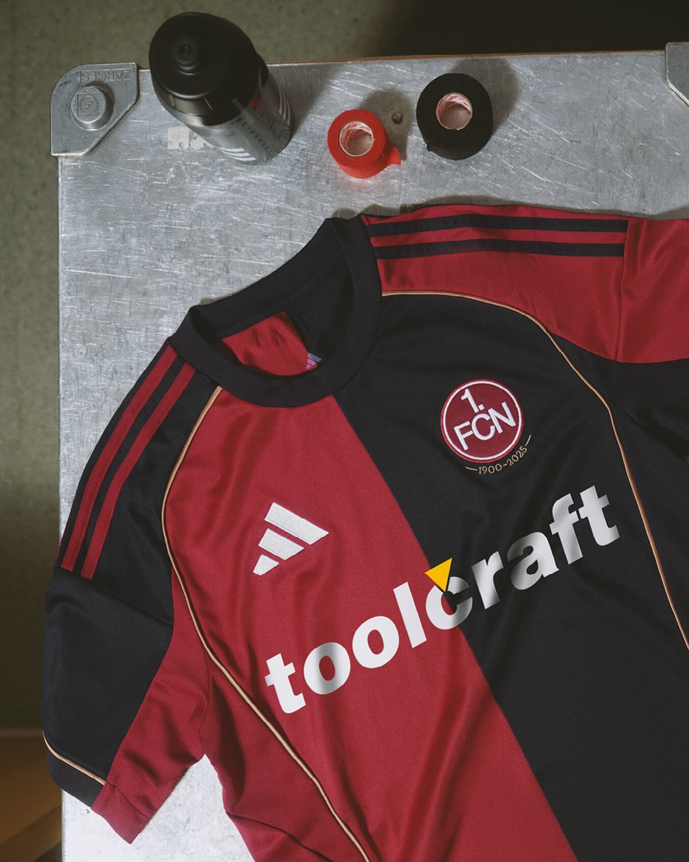Camisa titular do Nuremberg 2025-2026 é revelada pela Adidas com homenagem aos 125 anos