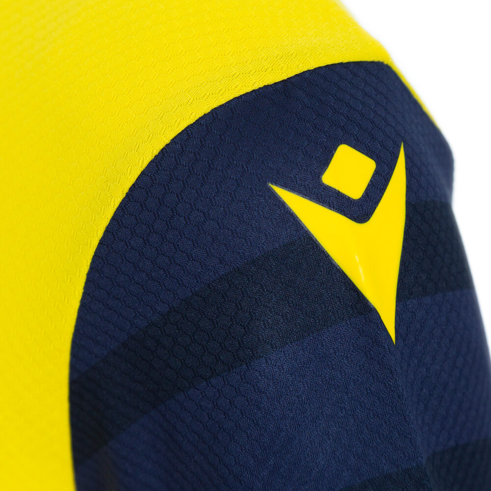 Camisa titular do Oxford United 2025-2026 é lançada pela Macron