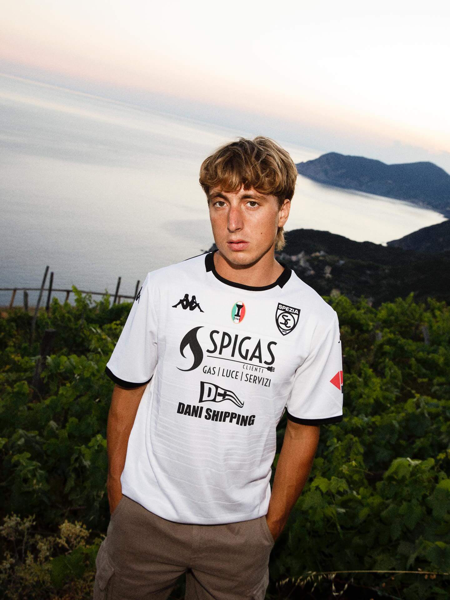 Camisa titular do Spezia Calcio 2025-2026 Kappa