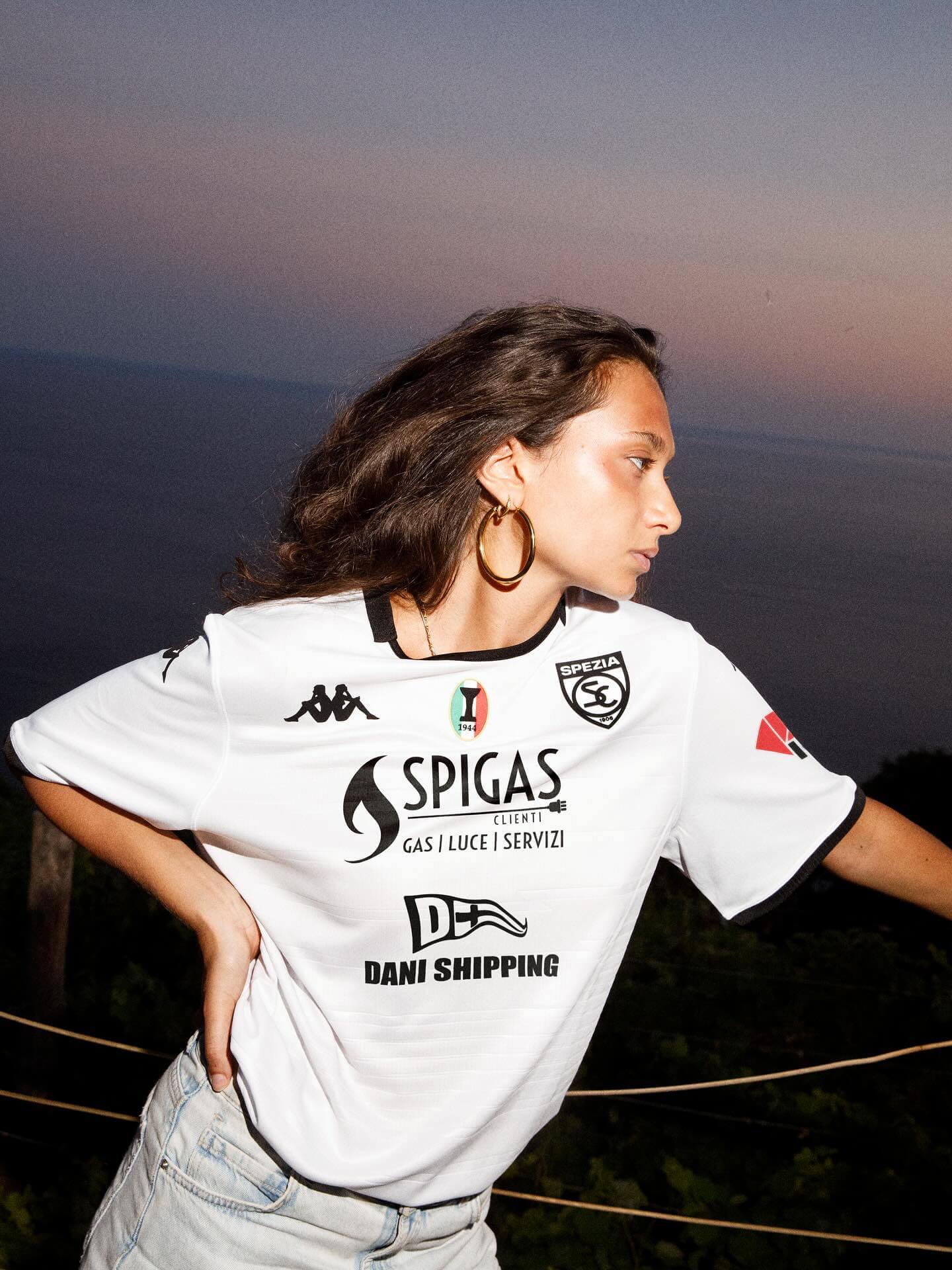 Camisa titular do Spezia Calcio 2025-2026 Kappa