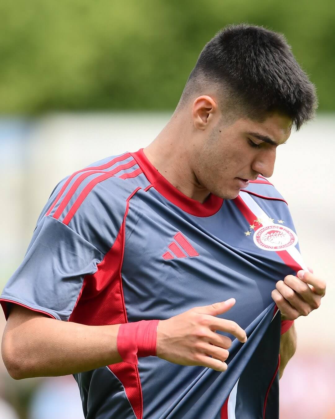 Camisas reservas do Olympiacos 2025-2026 são reveladas pela Adidas