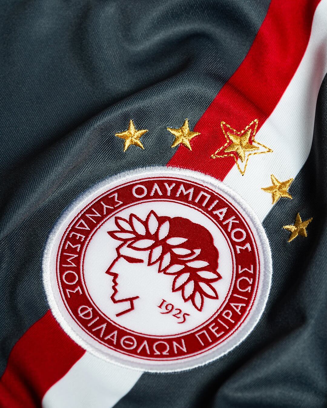 Camisas reservas do Olympiacos 2025-2026 são reveladas pela Adidas