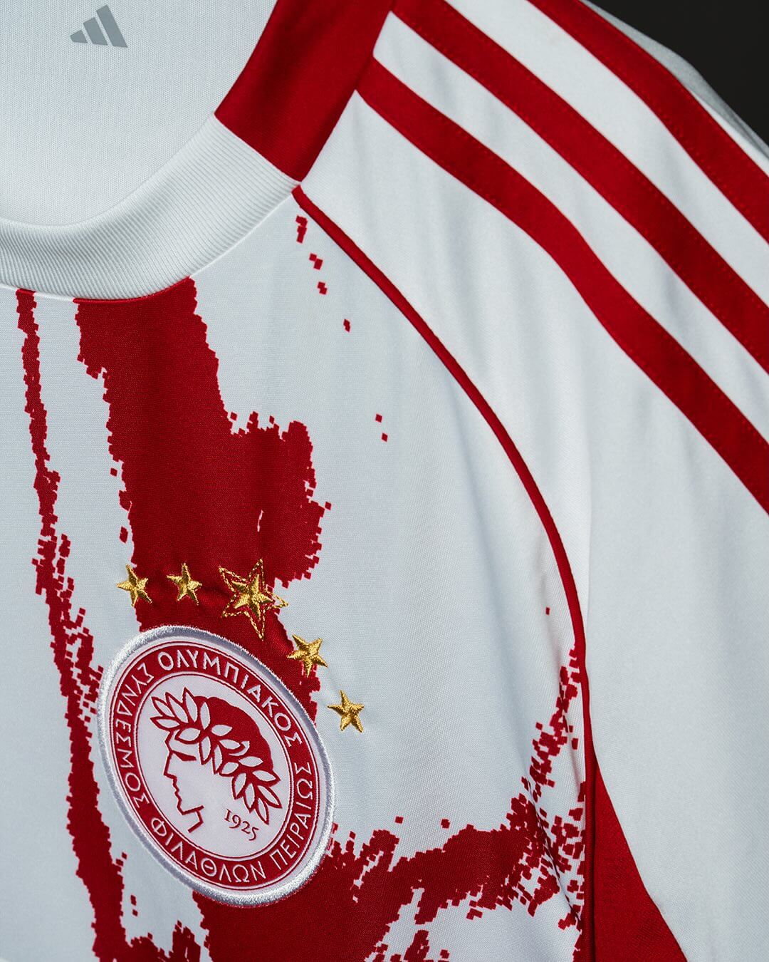 Camisas reservas do Olympiacos 2025-2026 são reveladas pela Adidas