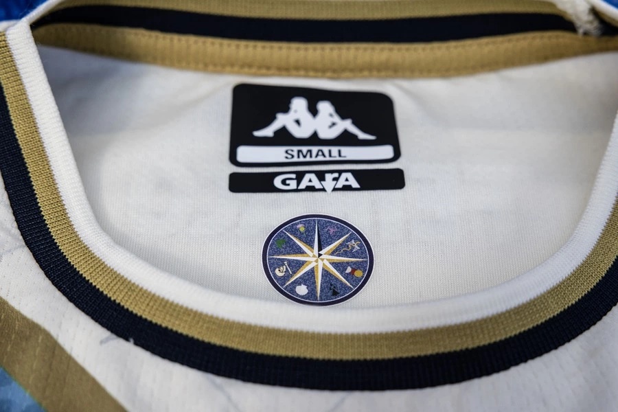 Deportivo La Coruña lança terceira camisa 2025-2026 em homenagem à bandeira da Galícia