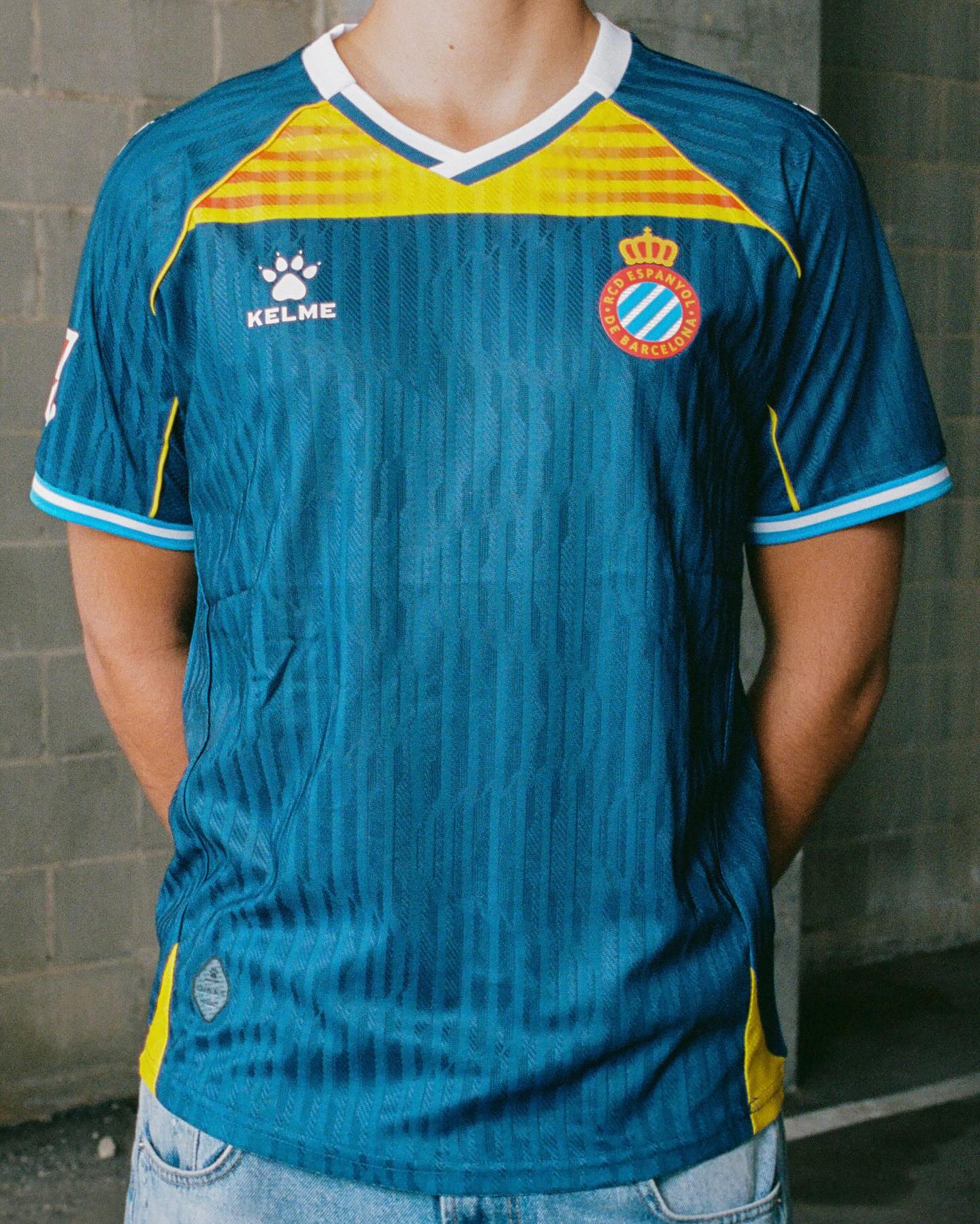 Espanyol revela nova terceira camisa 2025-2026 com a Senyera