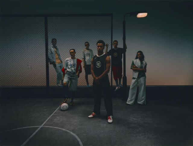 Nike relança Total 90 inspirada em camisa do Brasil 2004-2005