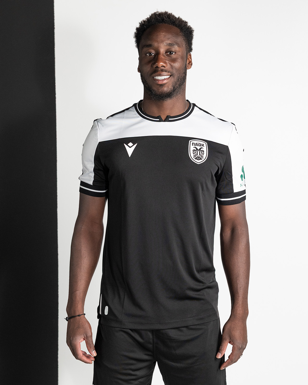 PAOK lança camisas reservas para a temporada 2025-2026 com a Macron