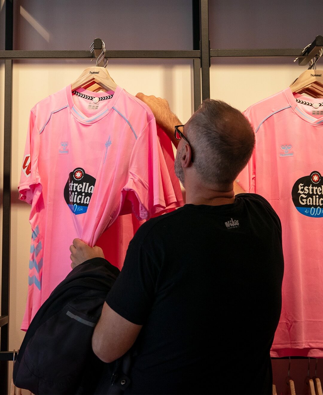 RC Celta de Vigo lança terceira camisa para 2025-2026 na cor rosa