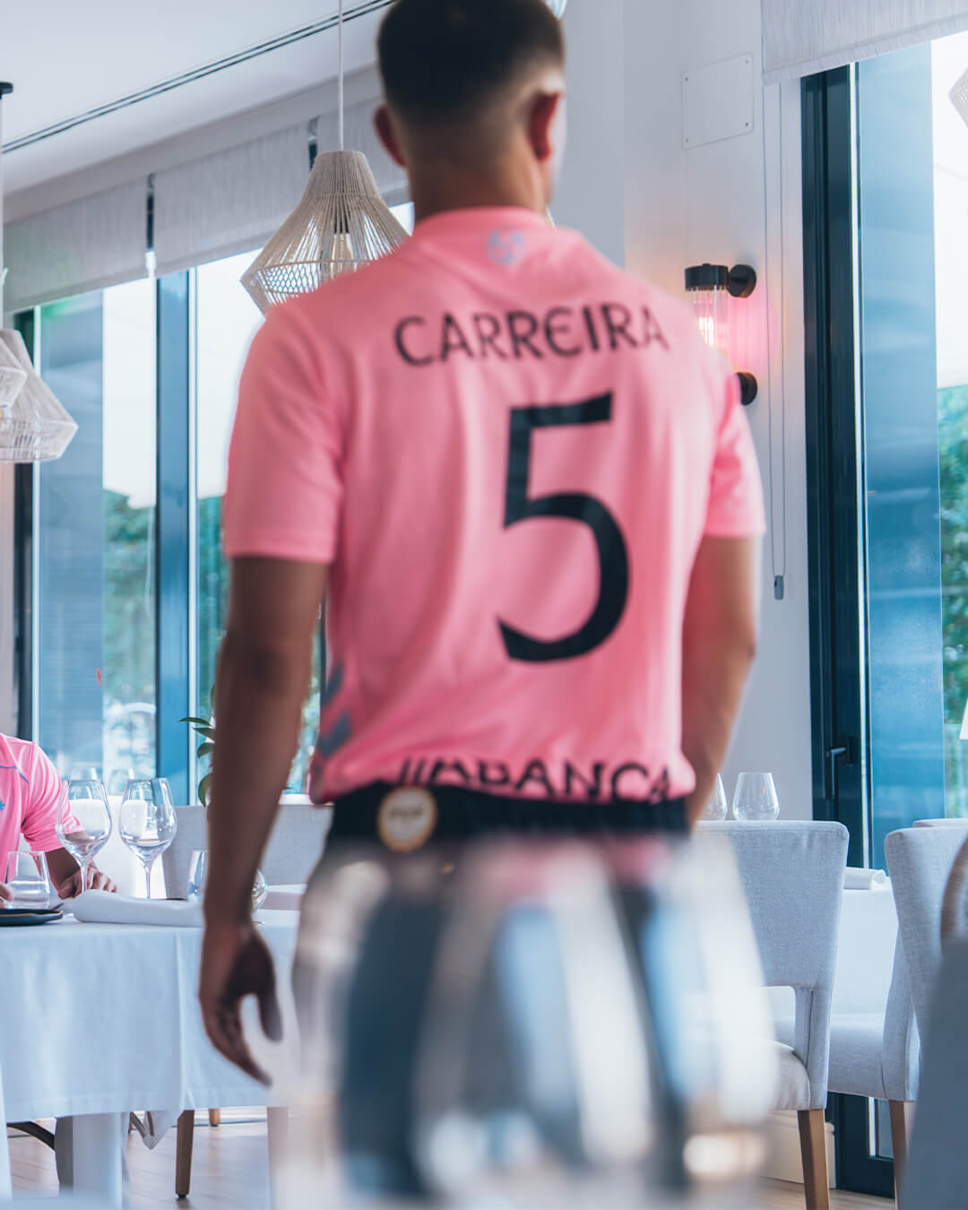 RC Celta de Vigo lança terceira camisa para 2025-2026 na cor rosa