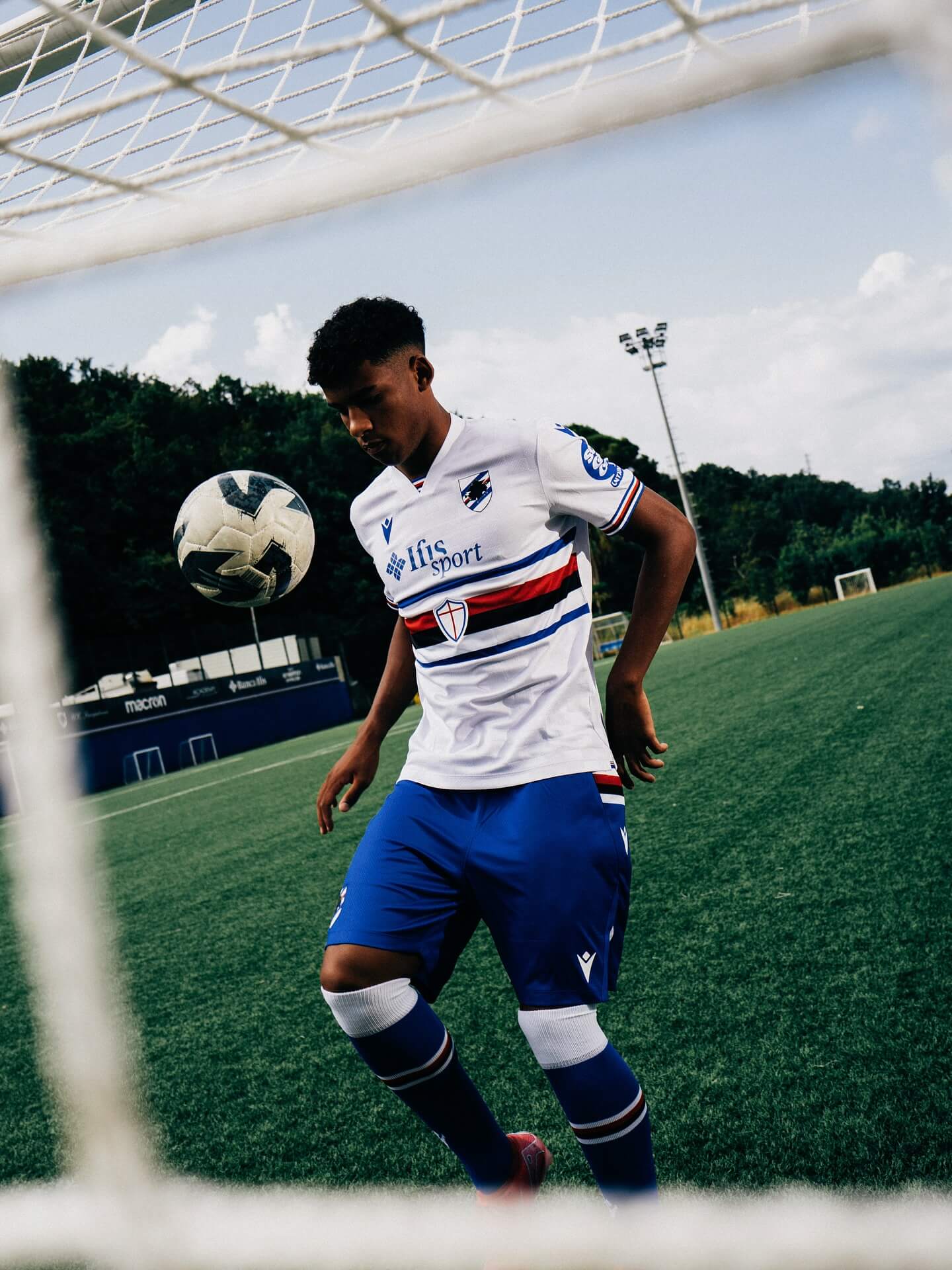 Sampdoria lança nova camisa reserva 2025-2026 com homenagem à catedral