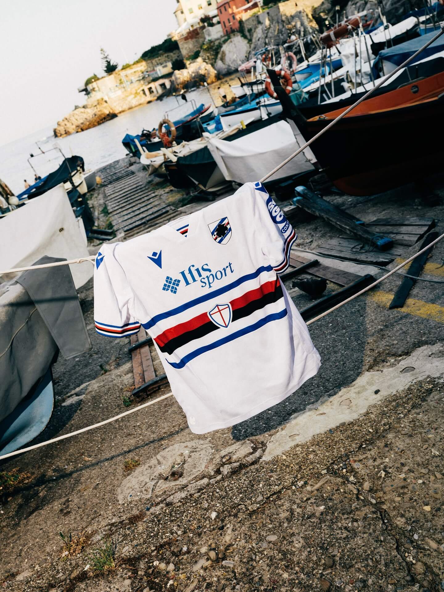 Sampdoria lança nova camisa reserva 2025-2026 com homenagem à catedral