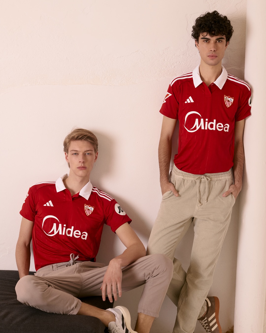 Sevilla FC apresenta nova camisa reserva 202526 com estilo clássico