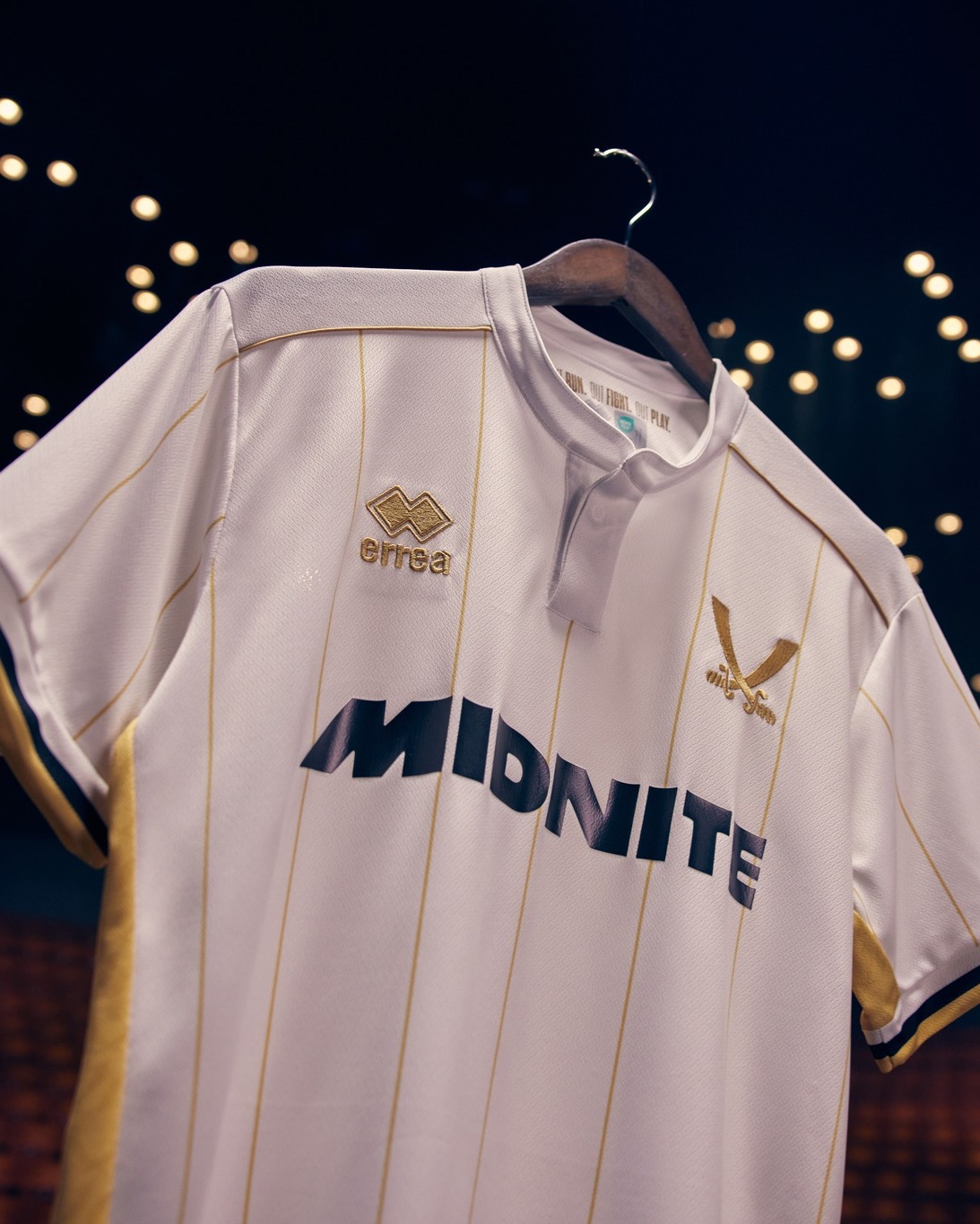 Sheffield United lança nova camisa reserva 202526 assinada pela Erreà