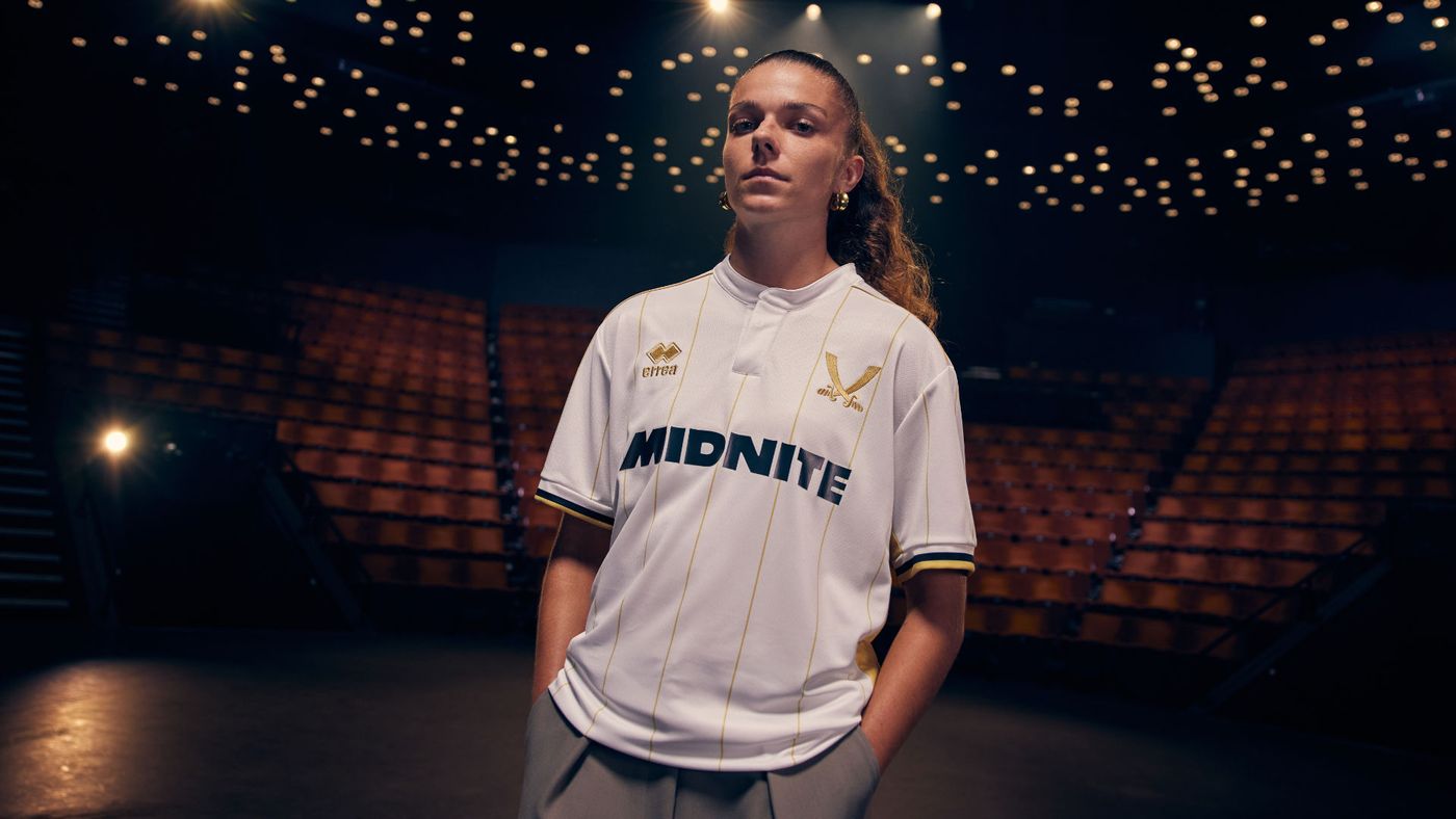 Sheffield United lança nova camisa reserva 202526 assinada pela Erreà