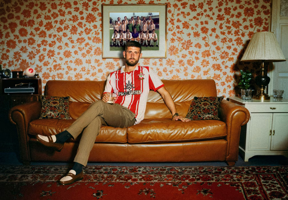 Southampton lança nova camisa titular para a temporada 2025-2026