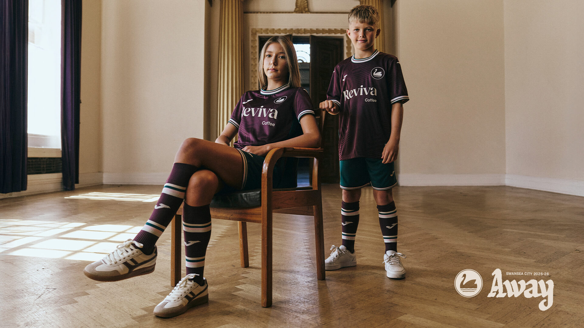 Swansea City lança camisa reserva 2025-2026 com a Joma