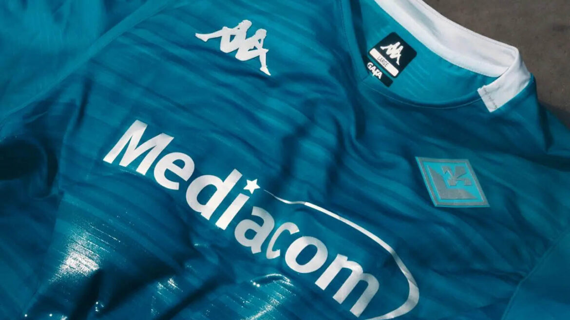 Terceira camisa da Fiorentina 2025-2026 Kappa a Terceira camisa da Fiorentina 2025-2026 Kappa a