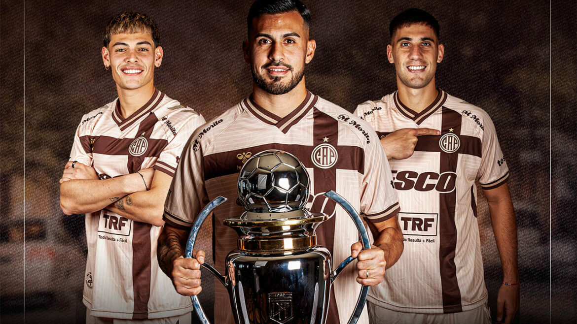 Terceira camisa do CA Platense 2025-2026 Hummel