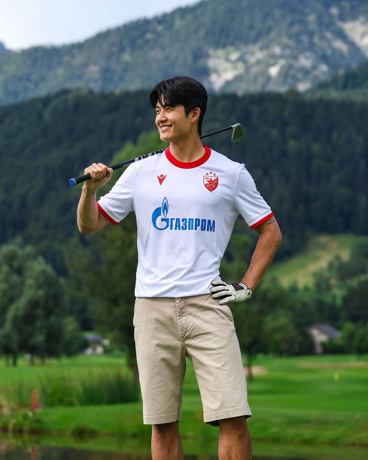 Terceira camisa do Estrela Vermelha 2025-2026 Macron